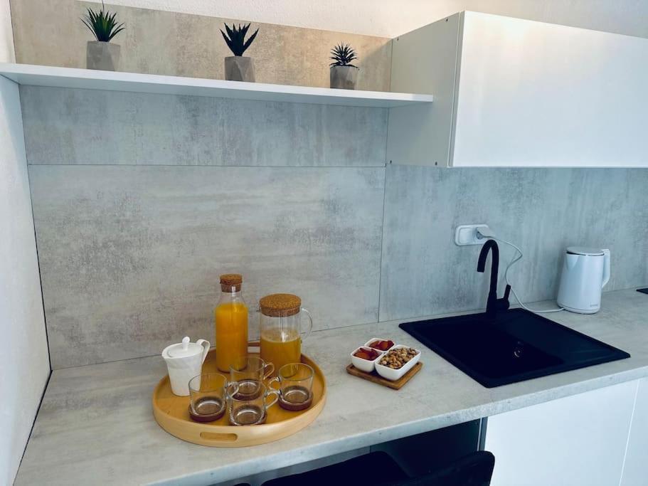 Beautiful Fully Renovated Apartment By The Sea, Large Balcony With Enchanting Views Neum Zewnętrze zdjęcie