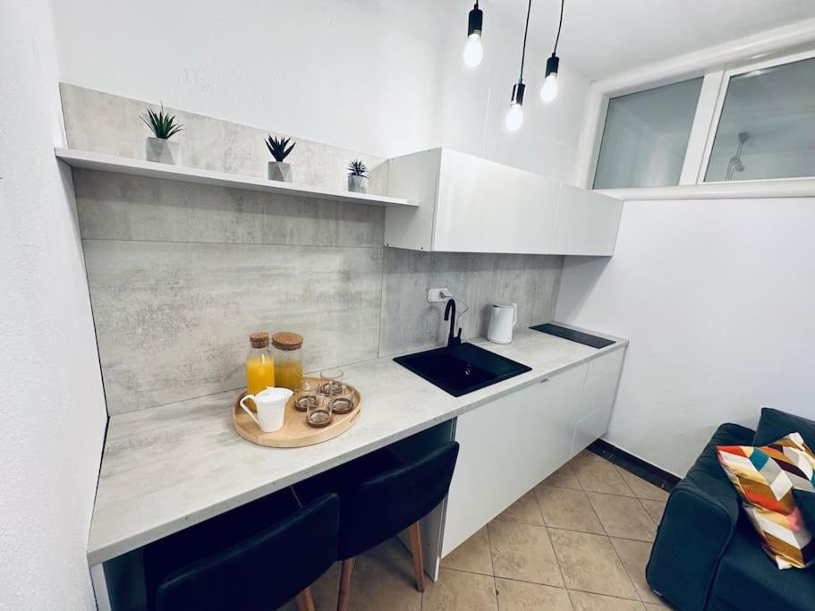 Beautiful Fully Renovated Apartment By The Sea, Large Balcony With Enchanting Views Neum Zewnętrze zdjęcie